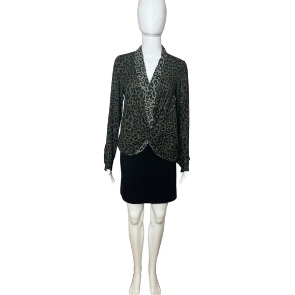 Express Women Size XS Blouse Green Black Animal Print Twist Front Long Sleeve - Picture 13 of 14